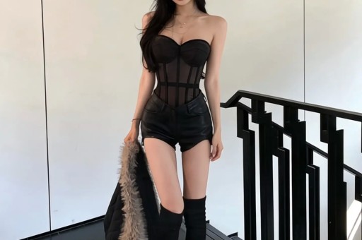 陪玩陪睡算啥？继人体盛宴、舔手指后艺人再曝阴暗面 秦岚被牵