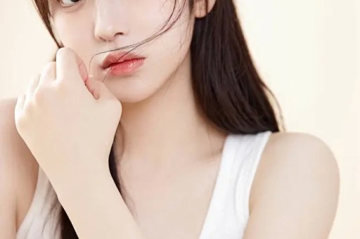 碰瓷胖东来的网红夫妻被逮捕所谓“打假人”竟是最大假货贩子